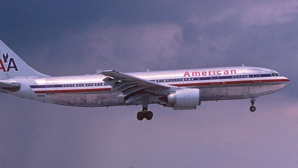 American Airlines airplane flying